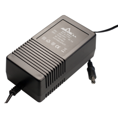 Mod. 3558-C. Alimentador fijo 13.8V 5000mA
